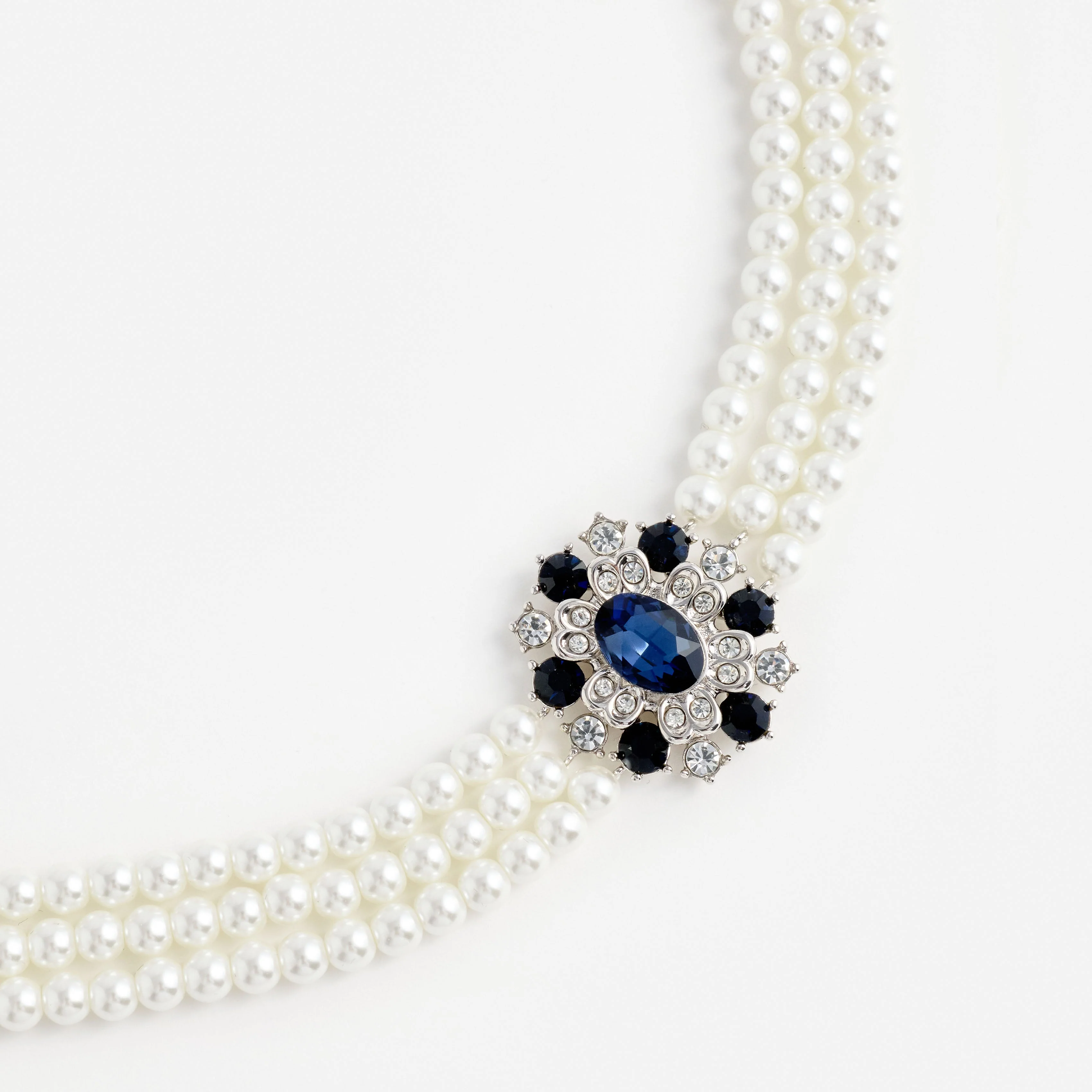 Blue Crystal Pearl Choker - Image 3