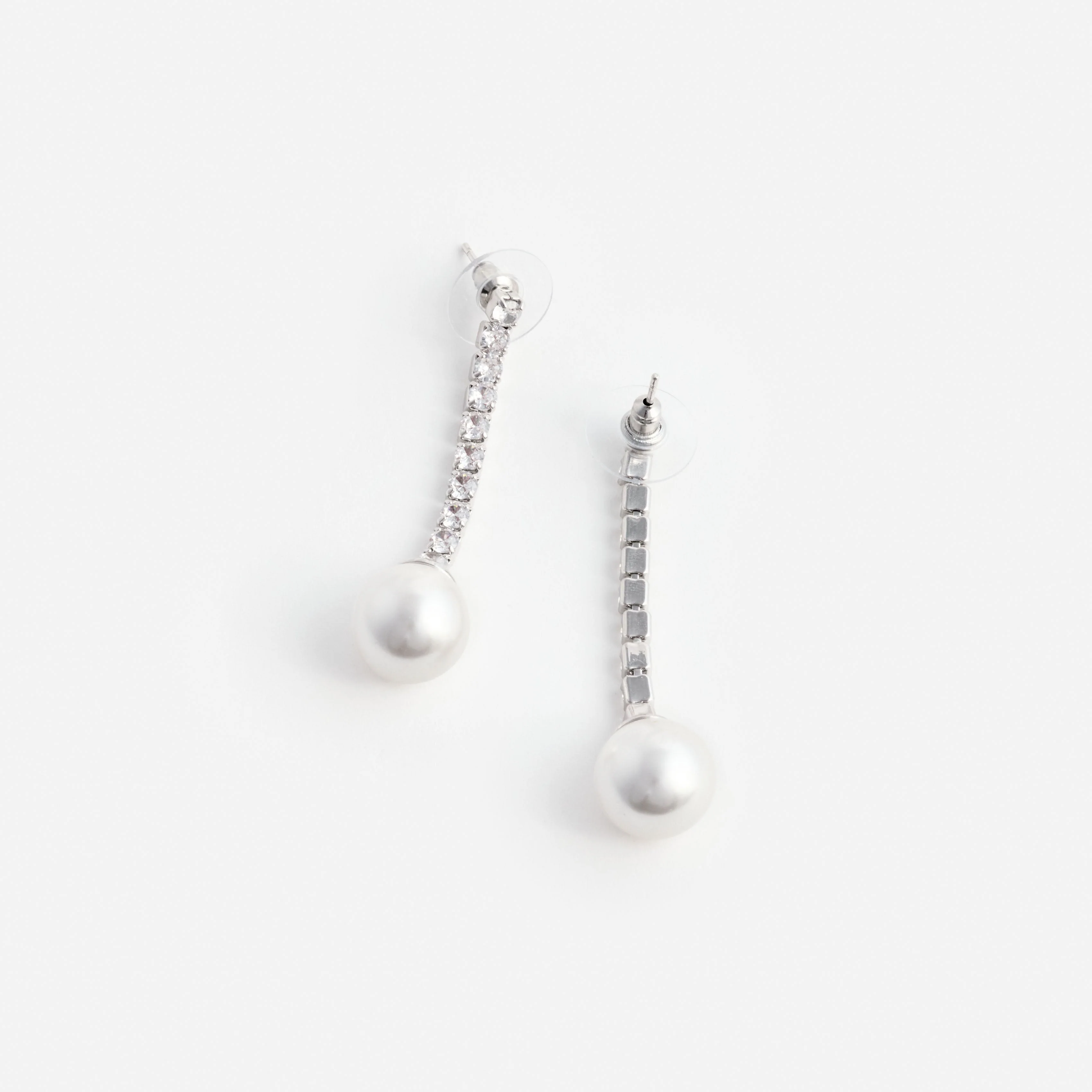 Crystal Pearl Droplet Earring - Image 3